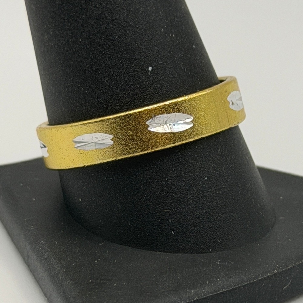 New Unisex Gold Tone Band Ring Silver Etched Design Size 11 Vintage Style